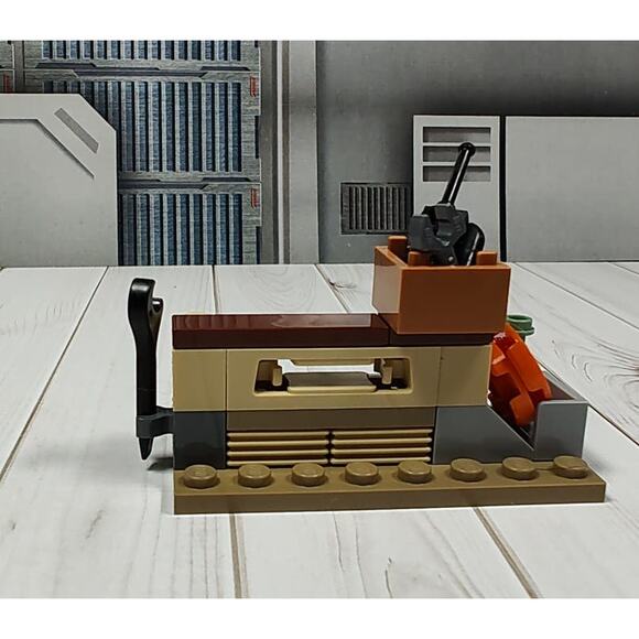 LEGO Disney Buzz Lightyear Disc Launcher + 2 Discs, Walkie, 2 Wrenches 76830 - Picture 4 of 7